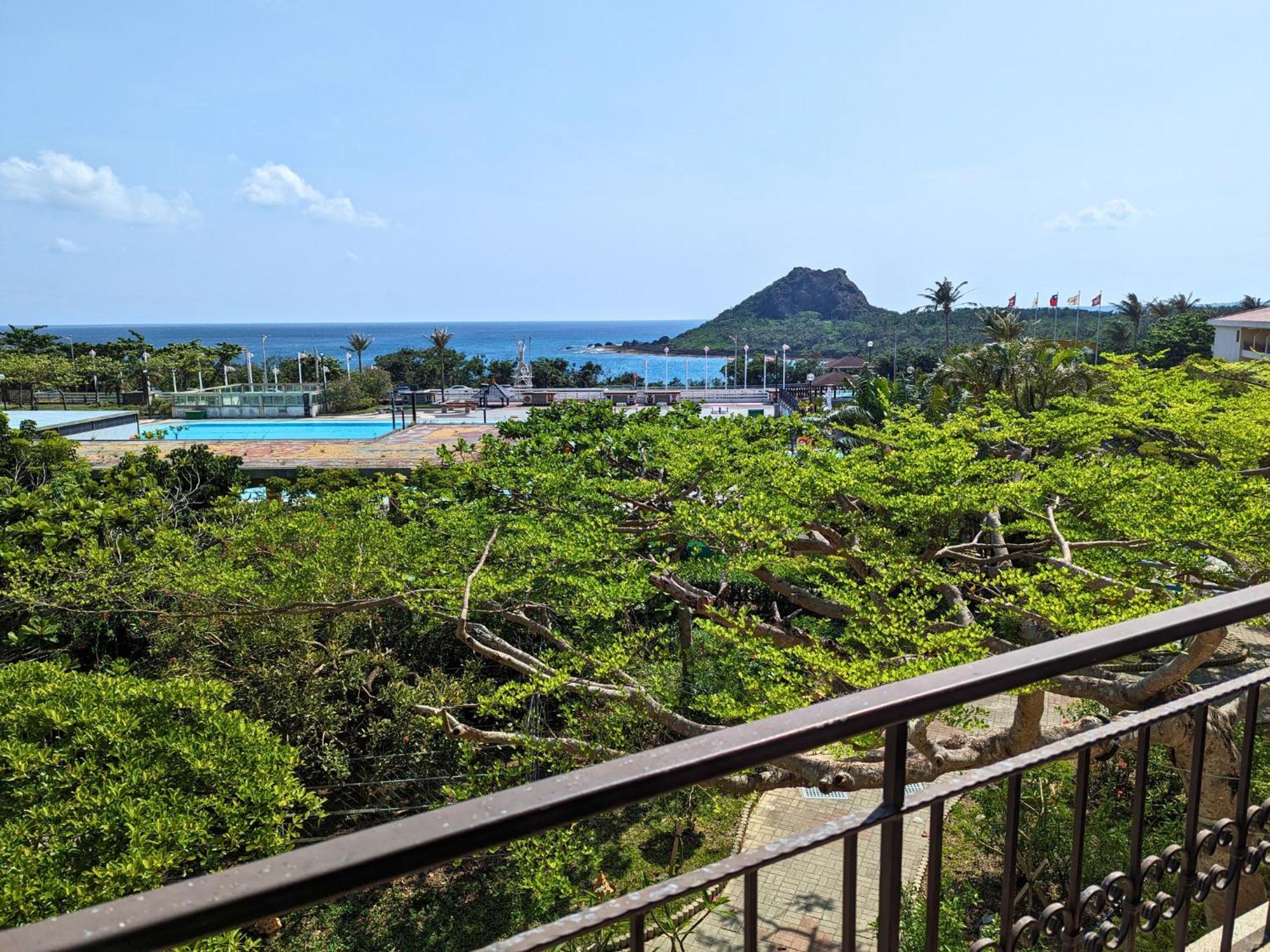 ฮาวาร์ด บีช รีสอร์ท เขิ่นติง ภายนอก รูปภาพ View of the park