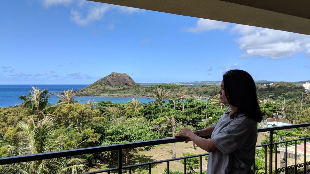 ฮาวาร์ด บีช รีสอร์ท เขิ่นติง ภายนอก รูปภาพ View of the Rock of Tinian from the Tinian International Conference Center