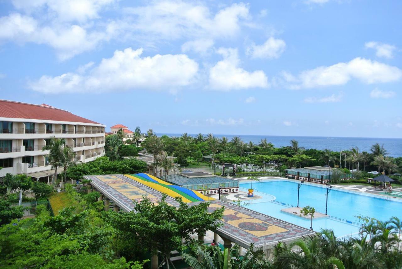 ฮาวาร์ด บีช รีสอร์ท เขิ่นติง ภายนอก รูปภาพ View of the resort