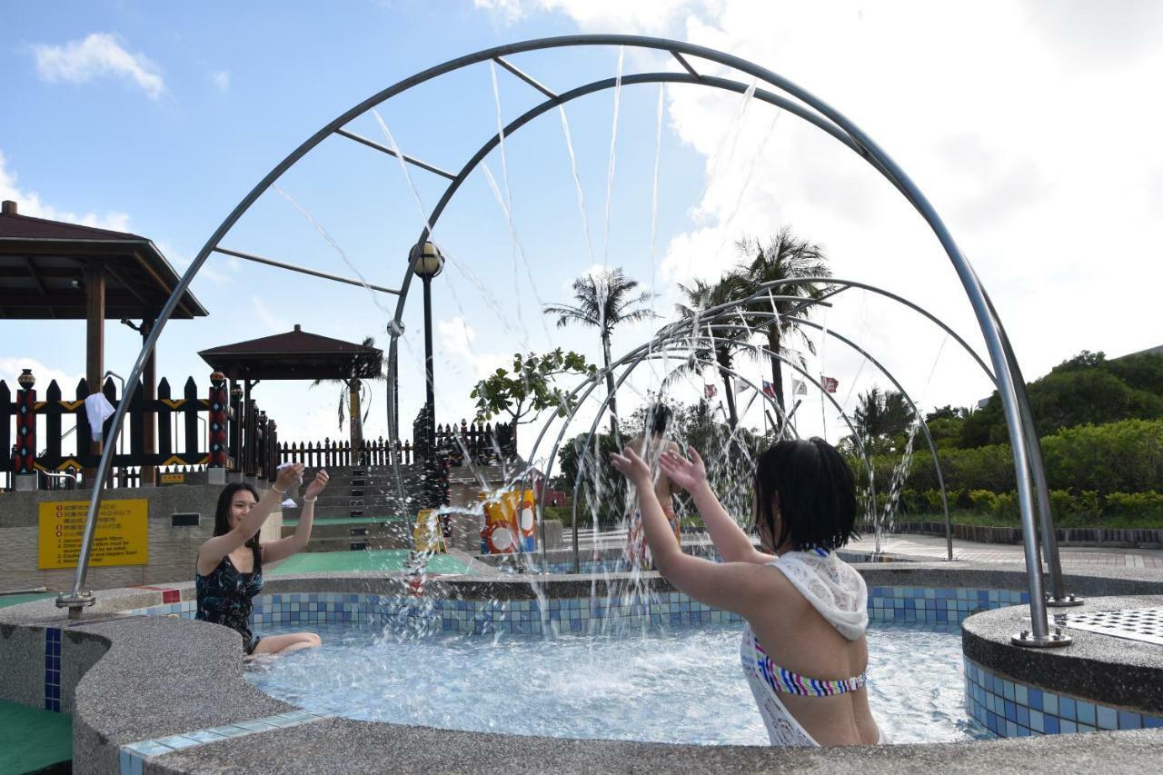 ฮาวาร์ด บีช รีสอร์ท เขิ่นติง ภายนอก รูปภาพ Fountain at the park