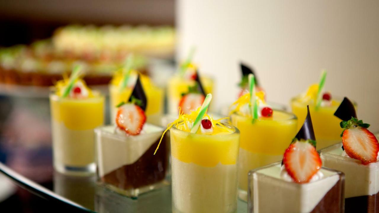 ฮาวาร์ด บีช รีสอร์ท เขิ่นติง ภายนอก รูปภาพ A dessert
