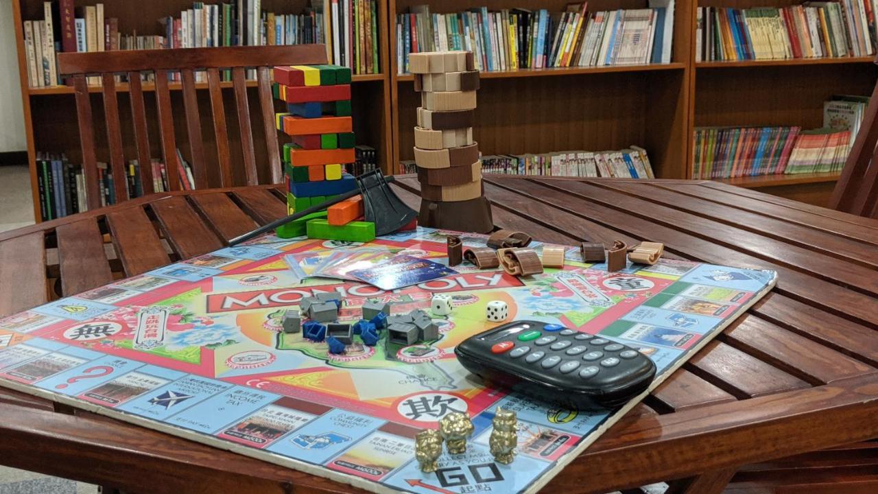 ฮาวาร์ด บีช รีสอร์ท เขิ่นติง ภายนอก รูปภาพ A board game